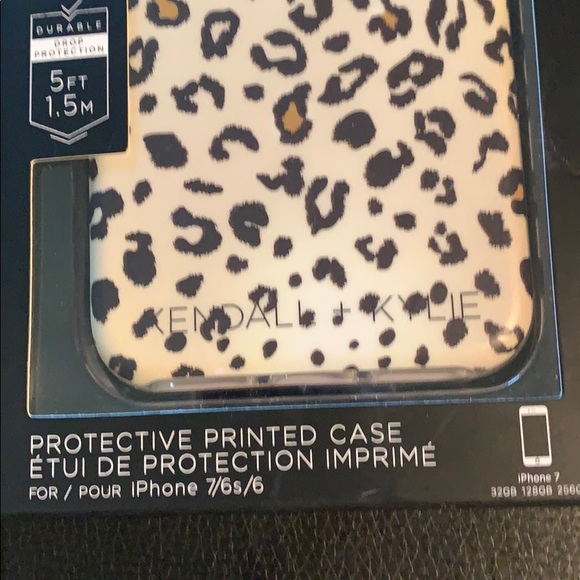 KENDALL + KYLIE IPHONE 8 case - Picture 3 of 5
